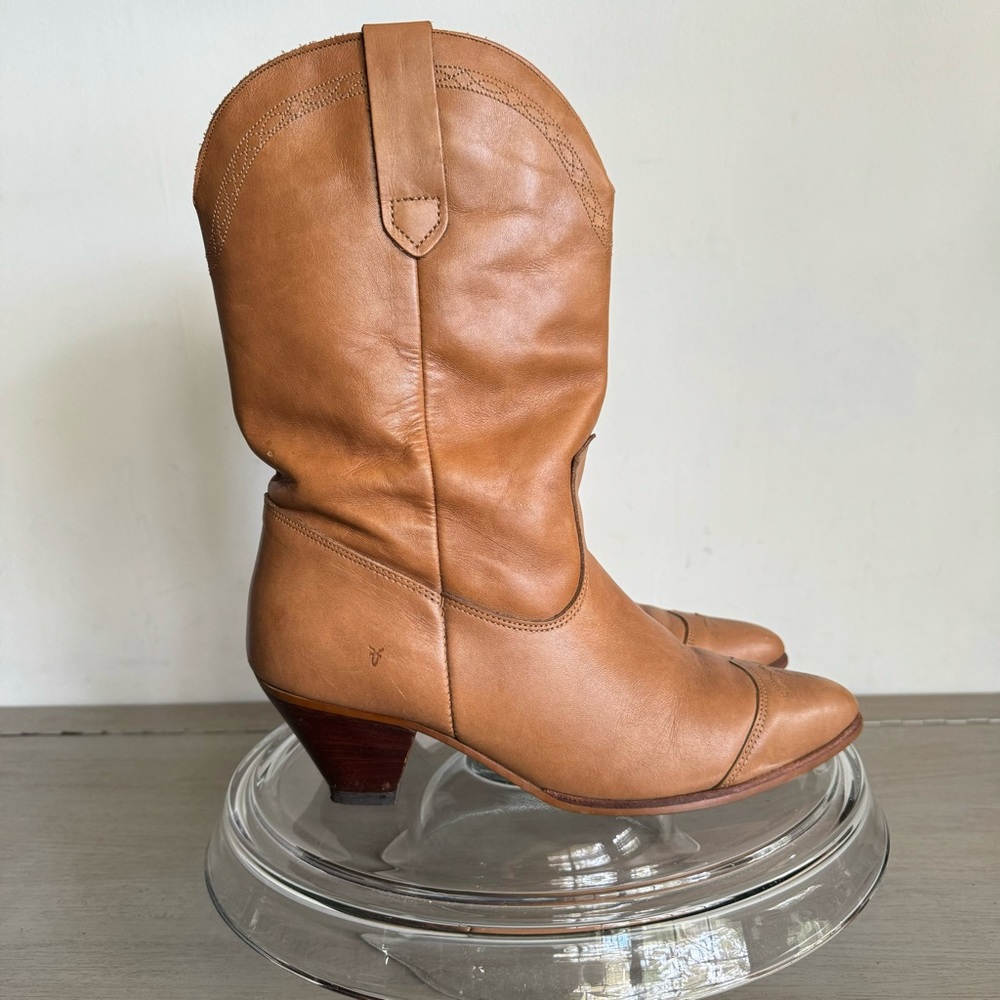 Vintage Frye Women’s Tan Leather Heeled  Western Cowboy Cowgirl Boots 9.5 M